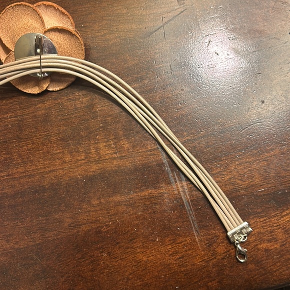 Interchangeable Leather look Choker broach necklace - Picture 8 of 10